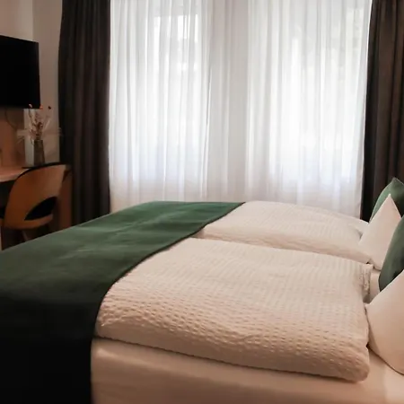 Hotel-restaurant Zur Traube * Альтенар